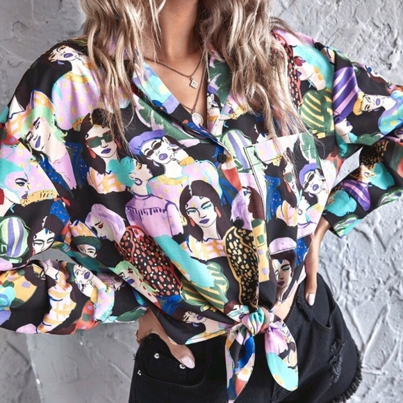 Allover Print Knot Hem Blouse - Picture 4 of 6